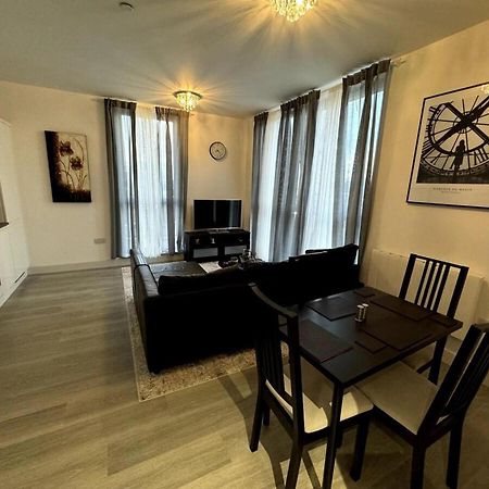 Cozy Bracknell Apartment With Modern Amenities Exterior foto